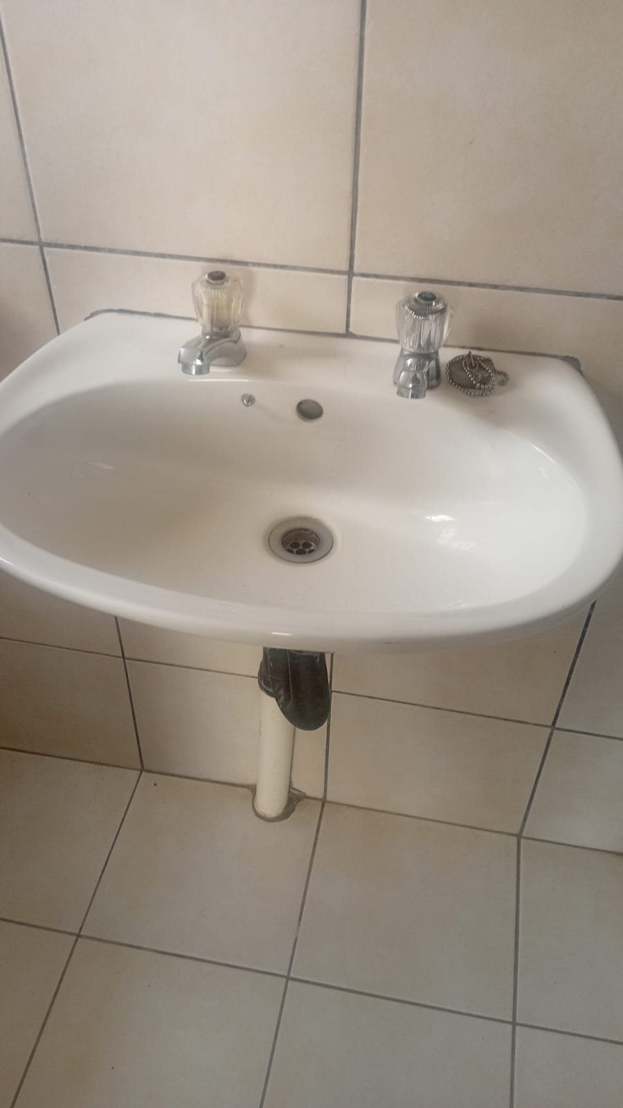 Plumber Arundo Estate Plumber Arundo Estate service photo